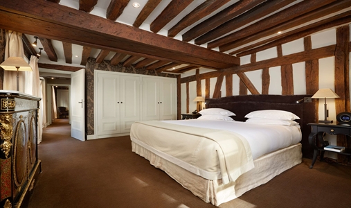 Le Pavillon de la Reine & Spa - Junior Suite Prestige Bedroom - Book on ClassicTravel.com