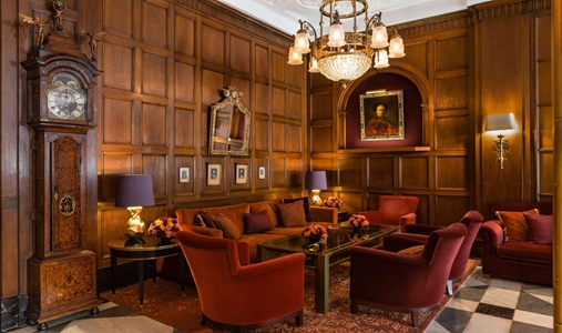 Fairmont Hotel Vier Jahreszeiten Hamburg - Cozy Lounge - Book on ClassicTravel.com