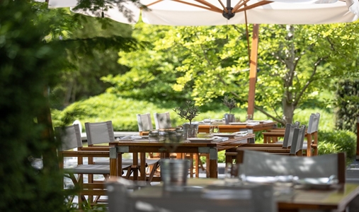 InterContinental Hotels GENEVE - Wood's Restaurant Terrace - Book on ClassicTravel.com