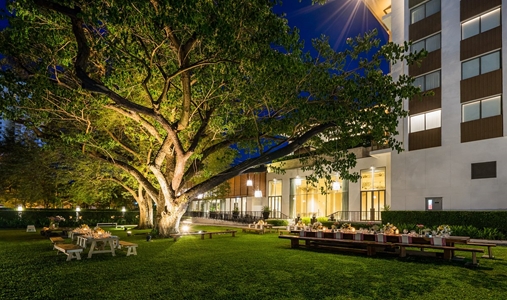 InterContinental Hotels HUA HIN RESORT - Larn Rom Courtyard - Book on ClassicTravel.com