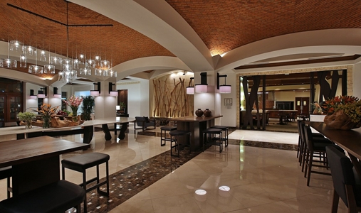 InterContinental Hotels MANAGUA AT METROCENTRO MALL - Lobby - Book on ClassicTravel.com