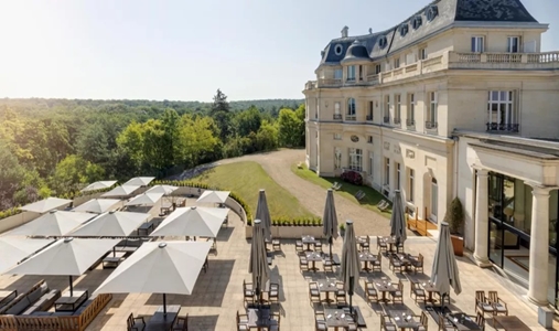 InterContinental Hotels CHANTILLY CHATEAU MONT ROYAL - Courtyard - Book on ClassicTravel.com