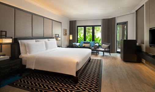 InterContinental Hotels PATTAYA RESORT - 1 King Junior Suite - Book on ClassicTravel.com