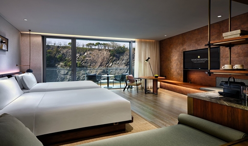 InterContinental Hotels SHANGHAI WONDERLAND - Twin Bed Room - Book on ClassicTravel.com