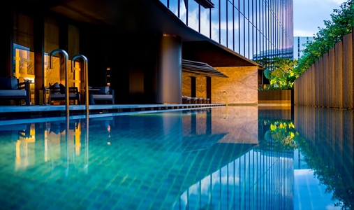 InterContinental Singapore Robertson Quay - Lap Pool - Book on ClassicTravel.com