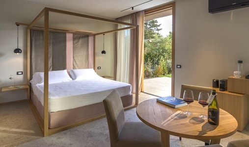 Villa Neri Resort and Spa - Lodge Bedroom