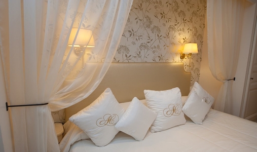 Auberge de Cassagne Spa - Super Luxury Room Bedroom
