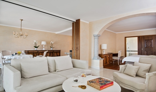 Villa Orselina - Panorama Corner Suite Salon II - Book on ClassicTravel.com