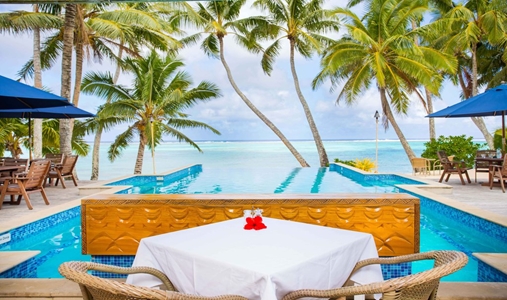 Little Polynesian Resort - Poolside Dining