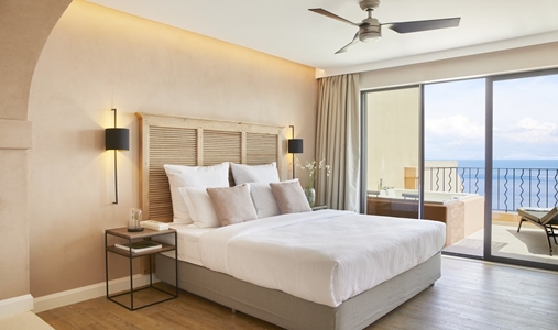 Nido - Mar-Bella Collection - Grand Terrace Deluxe Suite Whirpool Bedroom
