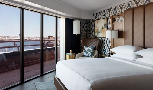 Boston Marriott Long Wharf - Luxury Waterfront Suite - Book on ClassicTravel.com