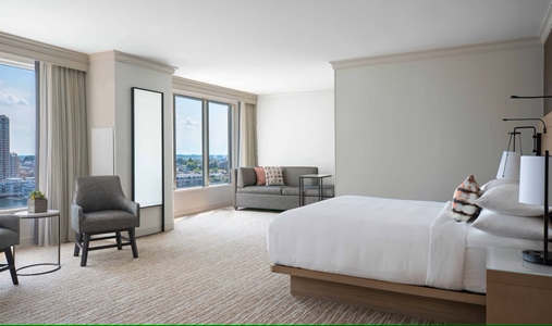 Baltimore Marriott Waterfront - Executive King Suite - Book on ClassicTravel.com