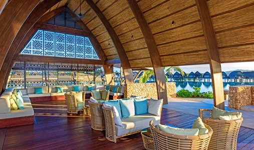 Fiji Marriott Resort Momi Bay - Lagoon Lounge - Book on ClassicTravel.com