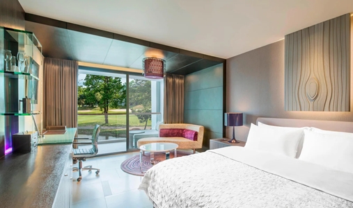 Le Meridien Suvarnabhumi Bangkok Golf Resort and Spa - Grand Deluxe Guest Room - Book on ClassicTravel.com