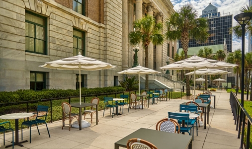 Le Meridien Tampa The Courthouse - Outdoor Dining - Book on ClassicTravel.com