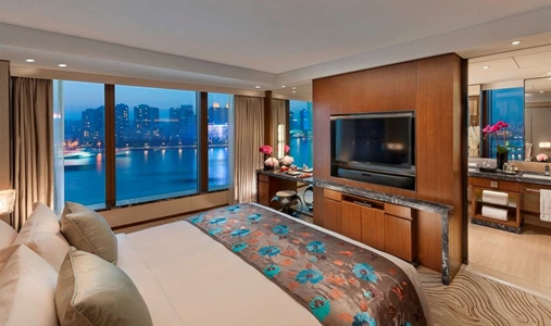 Mandarin Oriental Pudong SHA - Harbour City Suite - Book on ClassicTravel.com