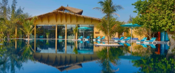 Anantara World Islands Dubai Resort - Pool View - Book on ClassicTravel.com