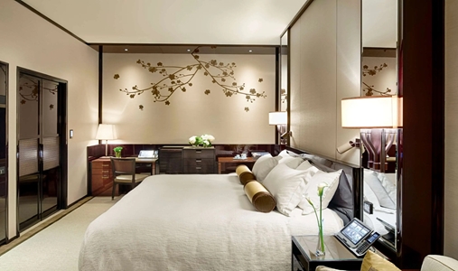 The Peninsula Hong Kong - Deluxe Room - Book on ClassicTravel.com