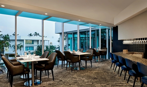 Sheraton Grand Mirage Resort Gold Coast - Oyster Bar & Grill - Book on ClassicTravel.com