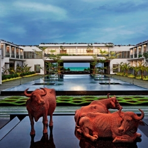 Sheraton Grand Chennai Resort and Spa - Entrance - Book on ClassicTravel.com