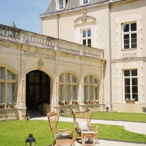 Château Sainte Sabine - Courtyard - Book on ClassicTravel.com