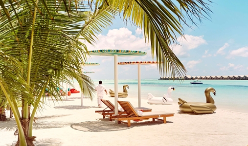 LUX South Ari Atoll - Lagoon Bar - Book on ClassicTravel.com