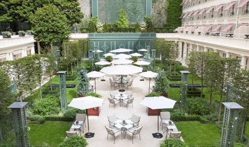 Le Bristol Paris, Oetker Collection - Jardin - Book on ClassicTravel.com